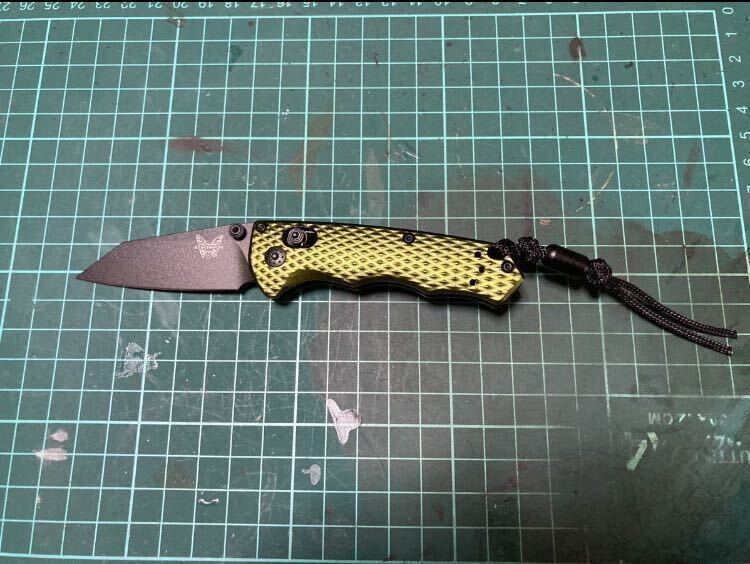 Benchmade 11941 グリーン ナイフ 。ベンチメイド 登山 釣り キャンプ ブッシュクラフト クマ対策 護身用 狩猟 鹿狩 猪狩 熊狩 クマ_画像3