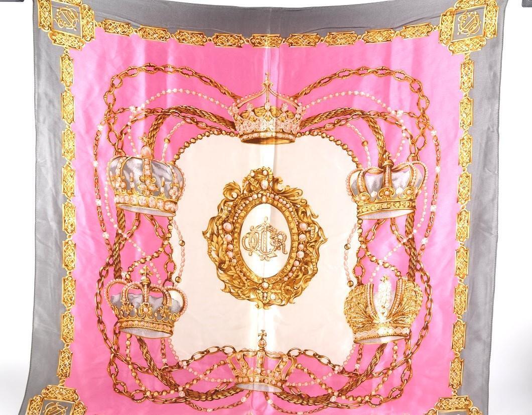 Christian Dior クリスチャンディオール スカーフ バンダナ シルク100％ ピンク グレー 灰色 総柄 柄あり クラウン 王冠 レディース 4513_画像1