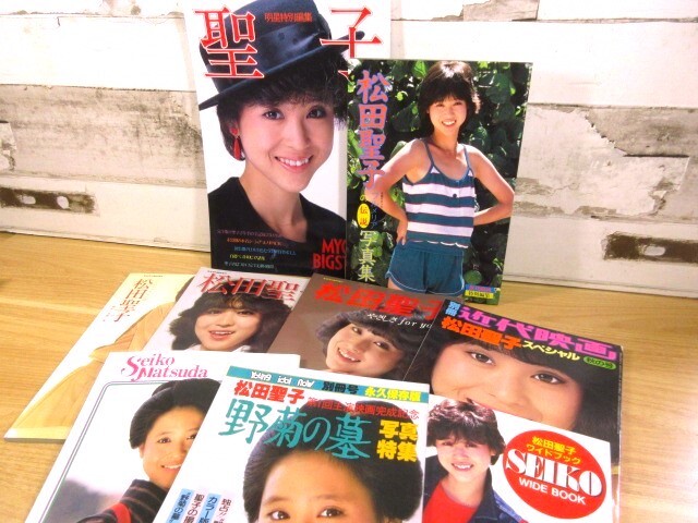 2M2-1「松田聖子 関連本 写真集 雑誌 まとめて9冊セット」現状品 当時物 昭和 明星特別編集 プルメリアの伝説 松田聖子スペシャル の画像1