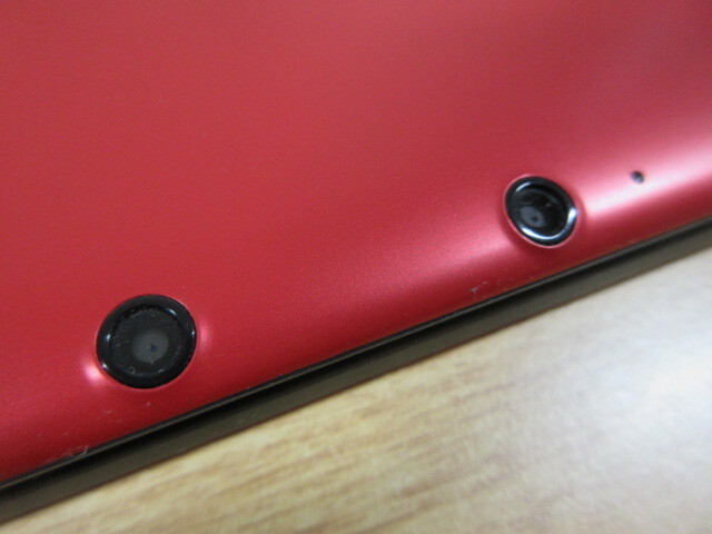 2M2-2「NINTENDO 3DS LL 本体 レッド」ニンテンドー 赤×黒 通電確認済み 現状品 ゲーム機の画像2