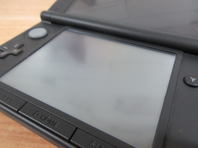 2M2-2「NINTENDO 3DS LL 本体 レッド」ニンテンドー 赤×黒 通電確認済み 現状品 ゲーム機の画像9