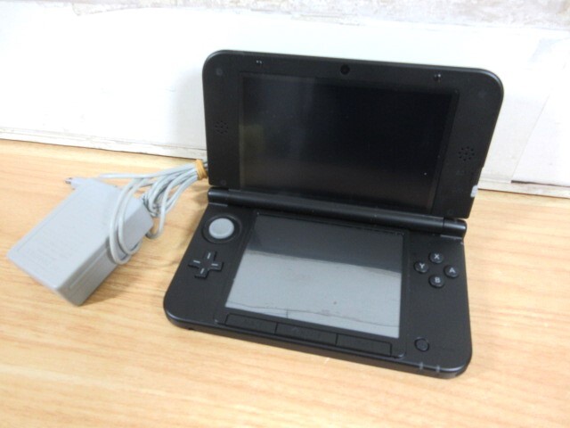 2M1-1「NINTENDO 3DS LL ブラック 本体」動作品 任天堂 ACアダプター付 現状品 ゲーム機 の画像1