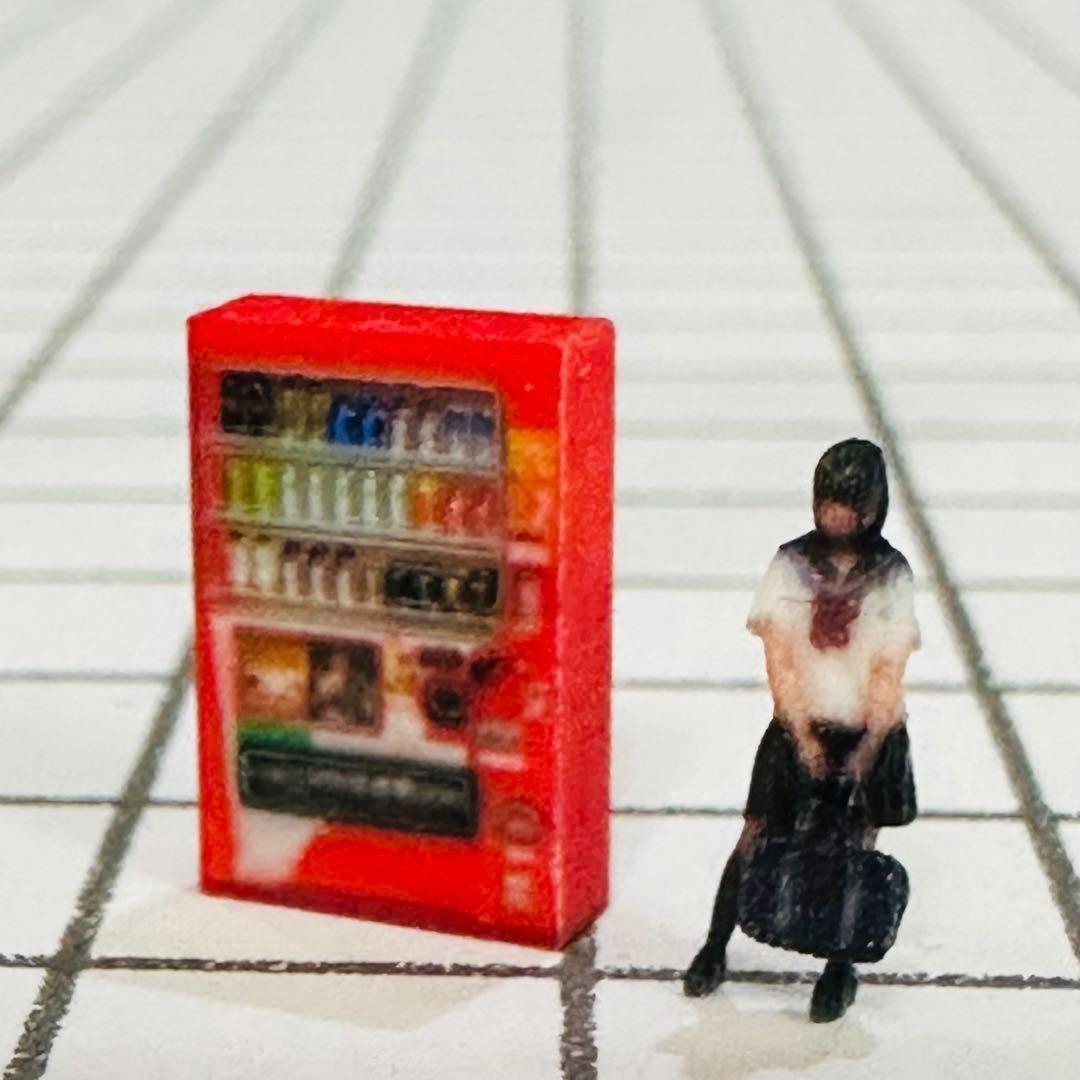 Nゲージ 缶も立体 自販機 赤 ミニチュア フィギュアに 1/64より小  レイアウト ジオラマの画像7