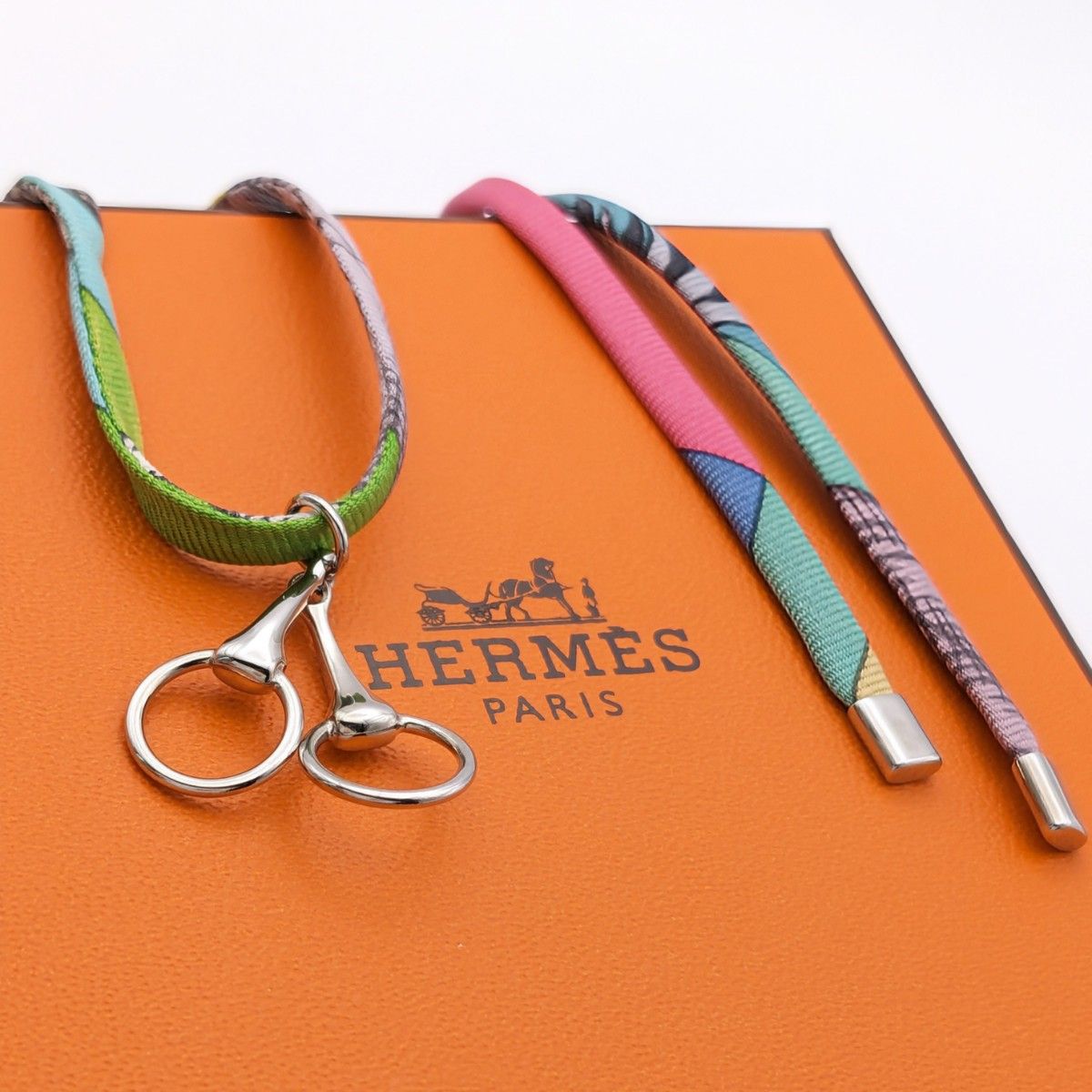 ほぼ未使用 HERMES トゥールビヨン ホースビット シルク ネックレス 箱付 エルメス