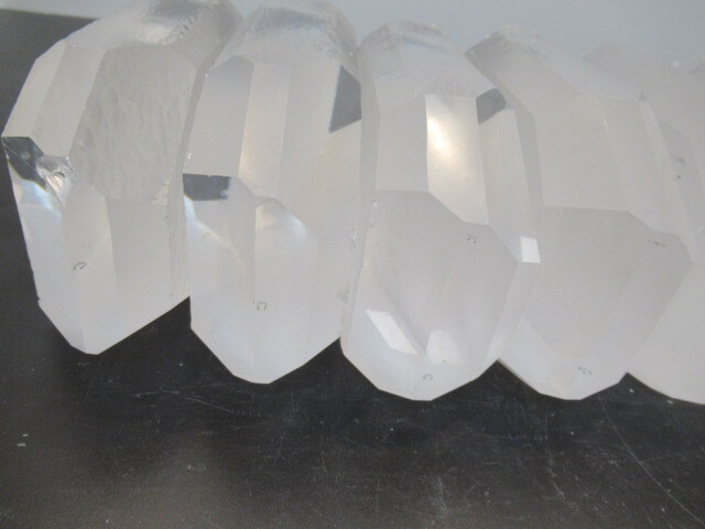 O-S296  人工  水晶 ( 中 ) (白) 約2.2㎏ 8個  の画像3