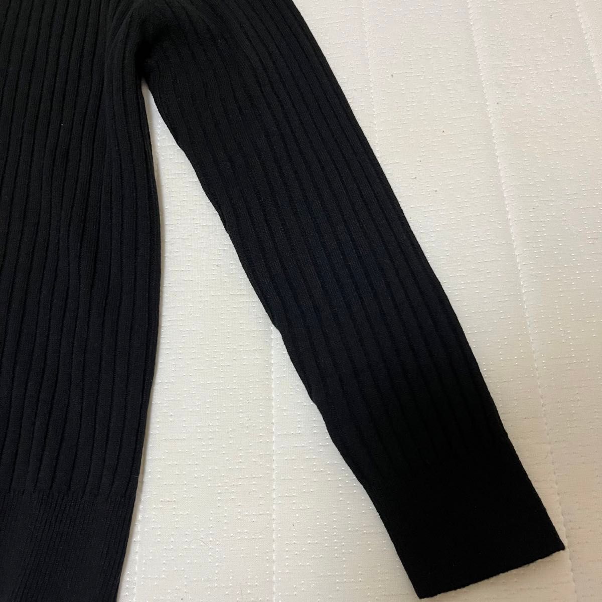 レディース　薄手ニットセーター　Lサイズ　古着　春服　長袖トップス　ブラック クルーネック　大きいサイズ　アクリル100%
