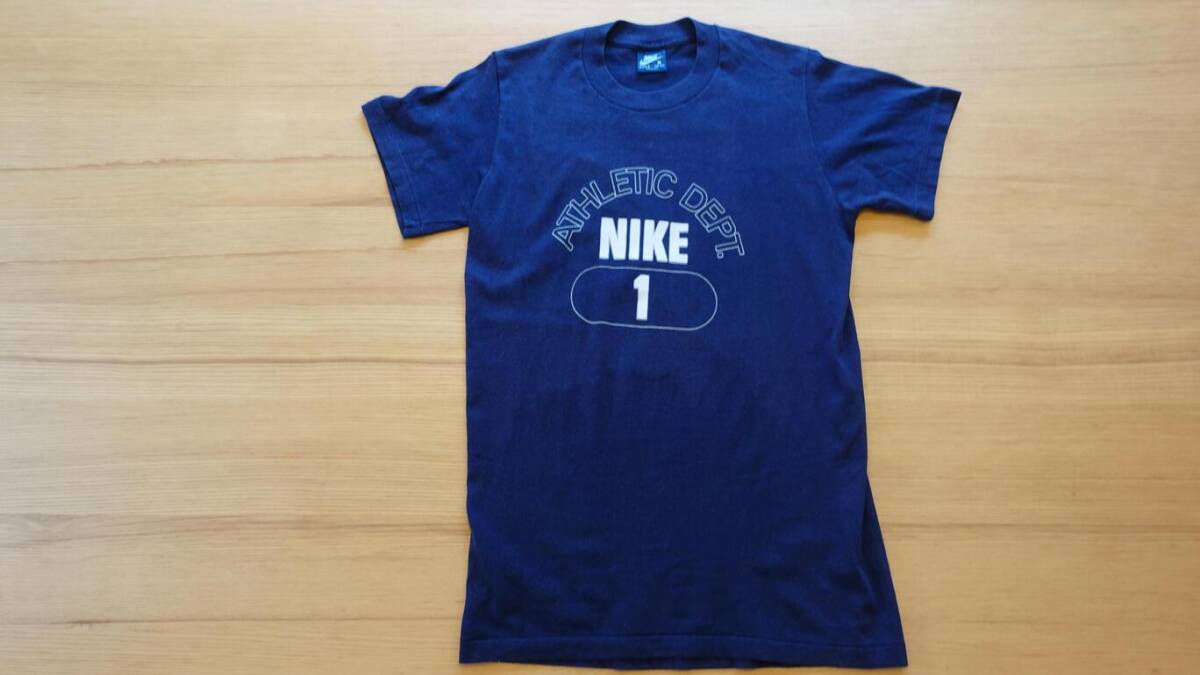 USA製 80年代ビンテージ ナイキ M 紺タグ ATHLETIC DEPT. NIKEプリント 半袖 Tシャツ アメリカ製 の画像1