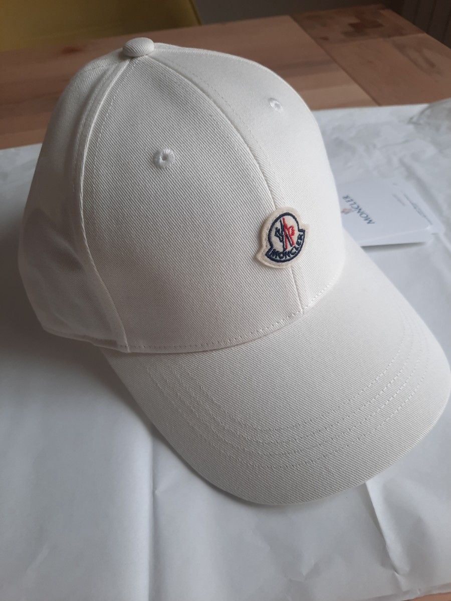 ☆新品 MONCLER  大人気定番ロゴキャップ ホワイト　Lサイズ 大人OK