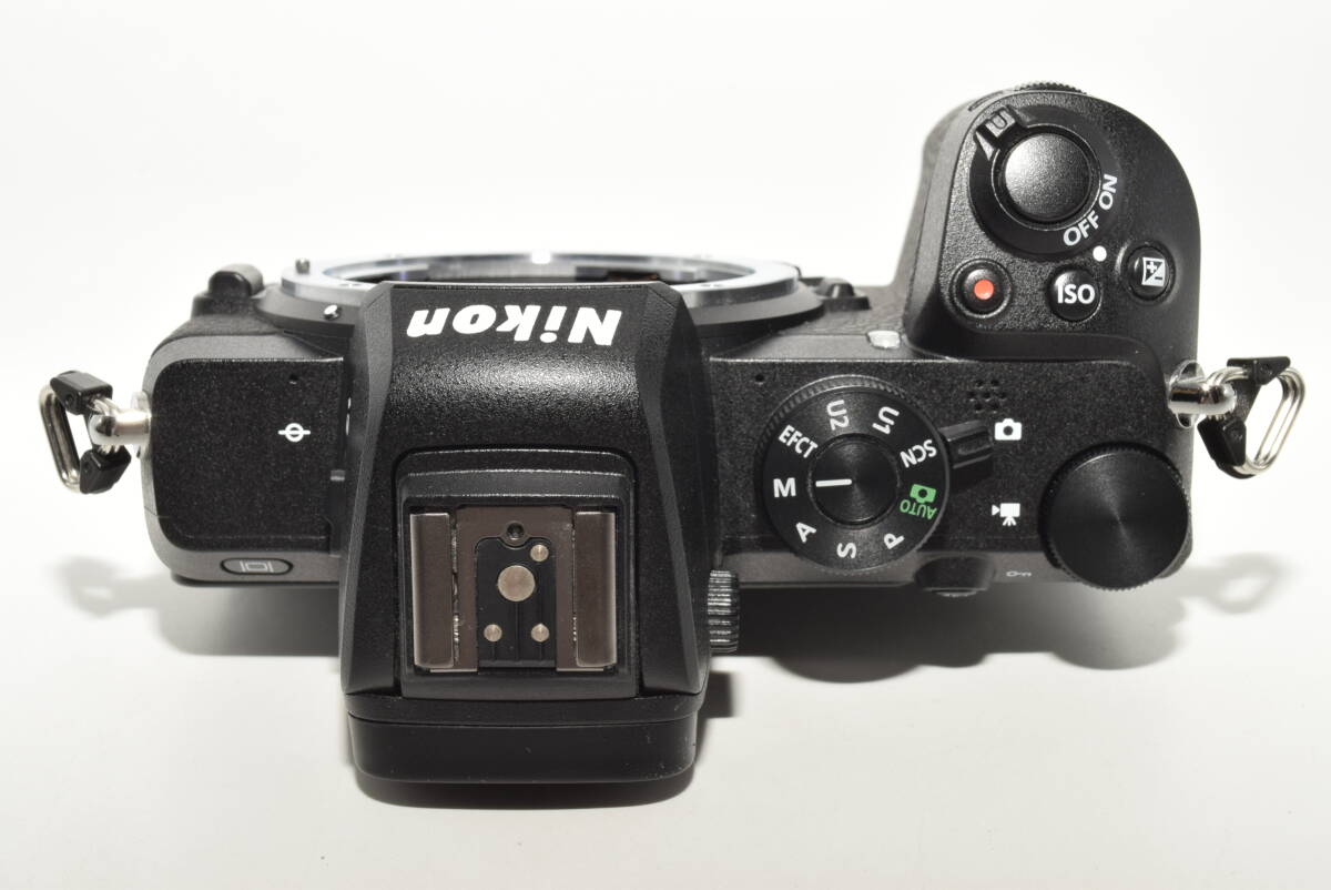 【645ショットの極上品】 Nikon ミラーレス一眼カメラ Z50 ボディ ブラック #6957の画像3