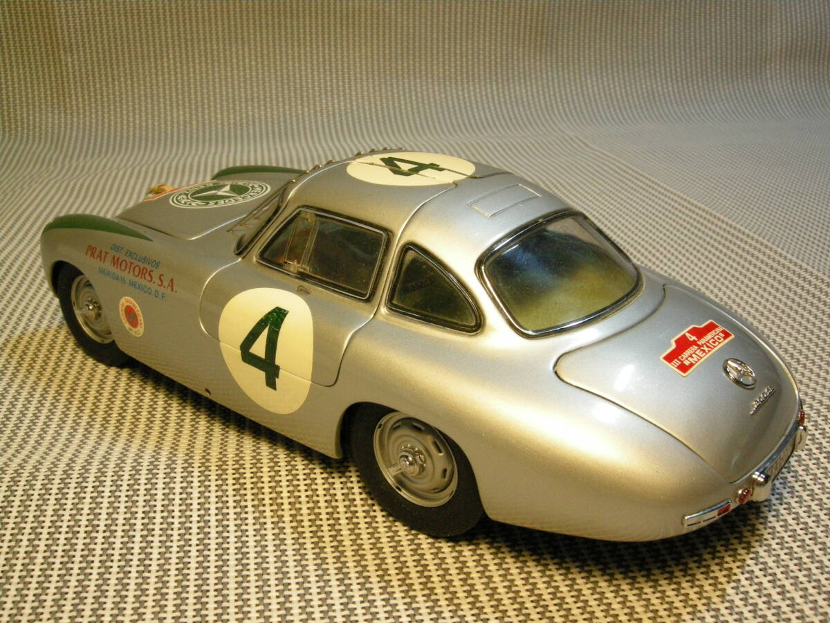 CMC 1/24 Mercedes 300 SL 1952 Carrera Panamericana（底面パネル欠品）_画像3