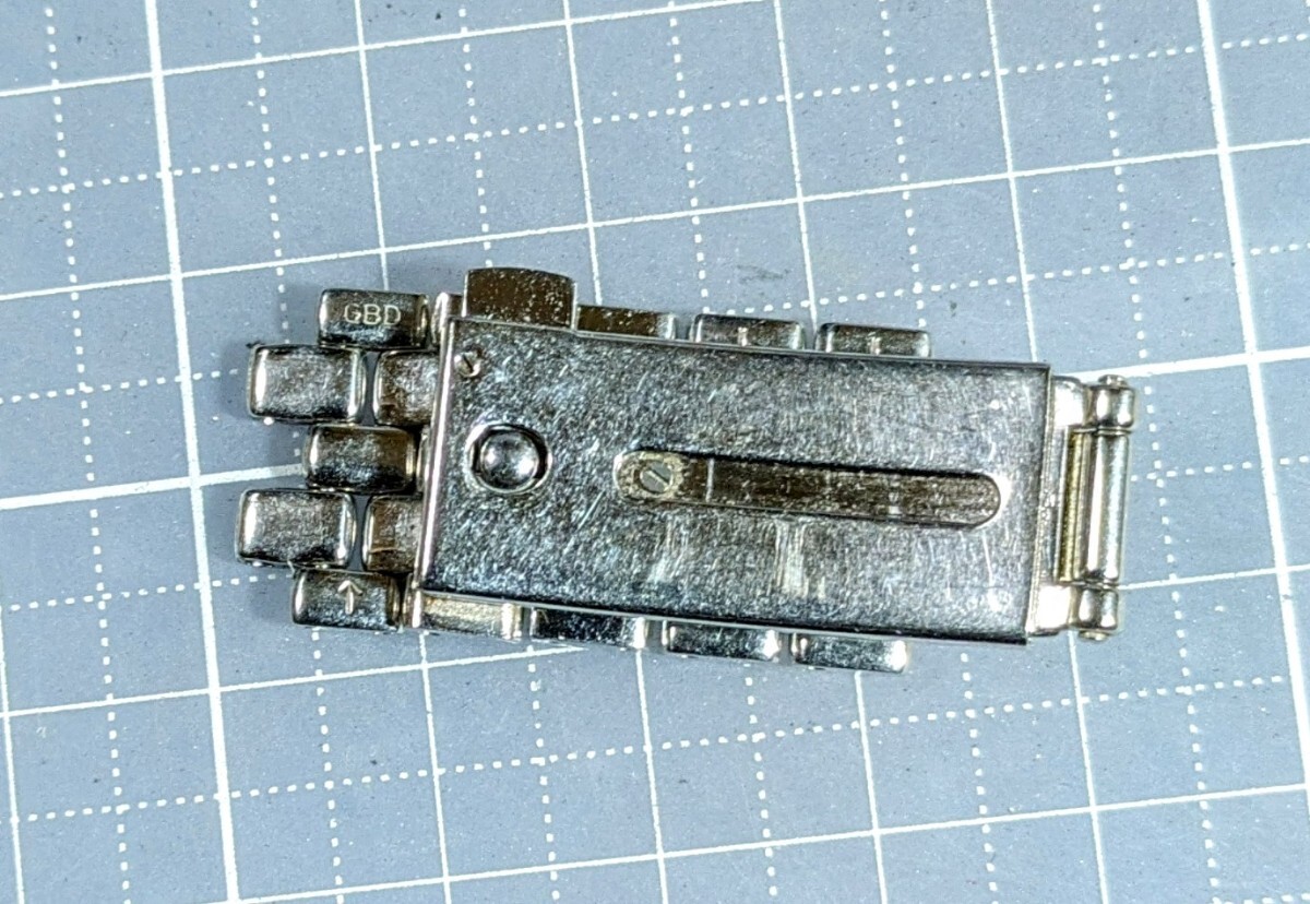 OMEGAデビル プレステージ メンズ         中古バックル 修理 腕回り調整にいかがでしょうか OMEGAパネルはK18YGですの画像4