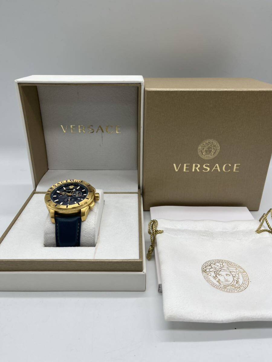 【1円〜】VERSACE クロノグラフ 革ベルト 腕時計 の画像1