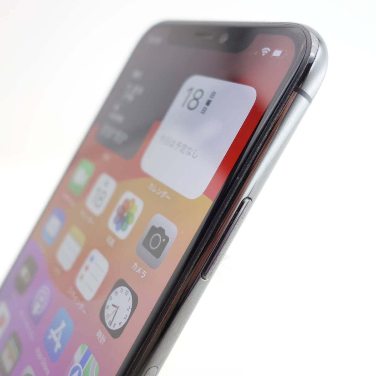 【ジャンク】iPhone11Pro 256GB スペースグレイ au版SIMロック解除品 カメラ割れ タッチ操作不良 部品取り用の画像3