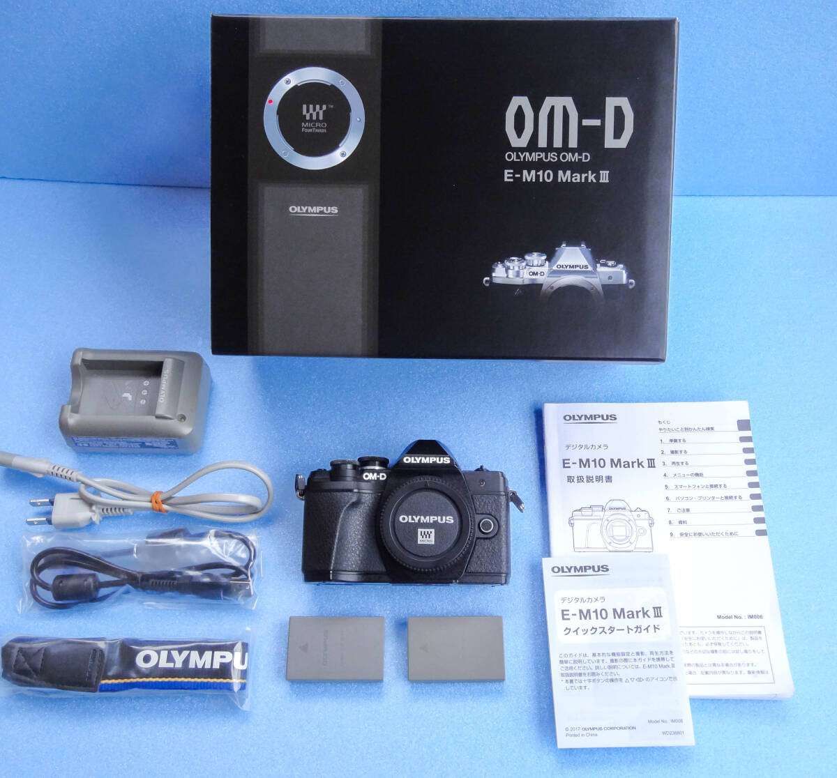 ◎OLYMPUS OM-D E-M10 Mark III ブラック ボディ 予備バッテリー１個おまけ付き_画像1