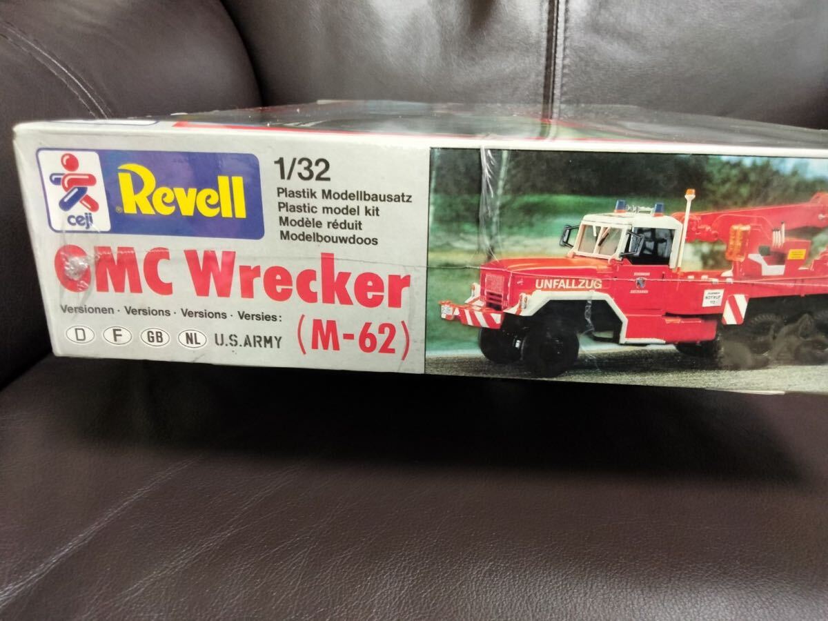 消防 Revell 7391 GMC Wrecker M-62 消防 レッカー車 1/32レベル プラモデル 未開封品 消防車 救援車 FEUERWEHR ドイツ の画像3