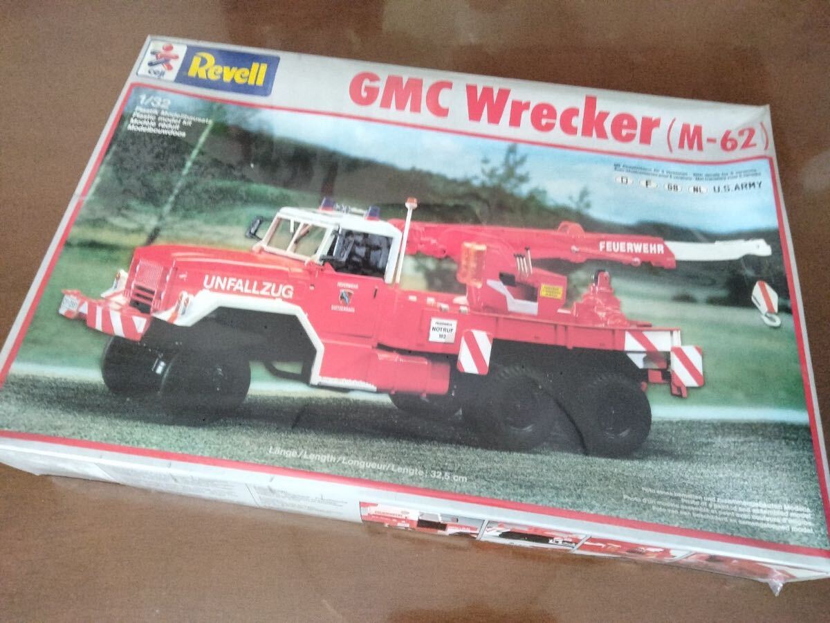 消防 Revell 7391 GMC Wrecker M-62 消防 レッカー車 1/32レベル プラモデル 未開封品 消防車 救援車 FEUERWEHR ドイツ の画像5