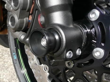 AGRAS（アグラス） ZX-10R 16～　フロントアクスルプロテクター_画像1