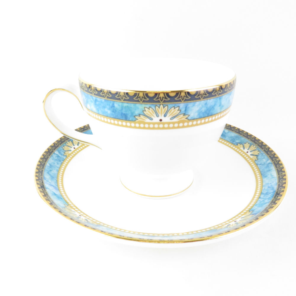 美品 WEDGWOOD ウェッジウッド カーゾン ティーカップ＆ソーサー リー 金彩 花柄 フラワー SU5560B2_画像2