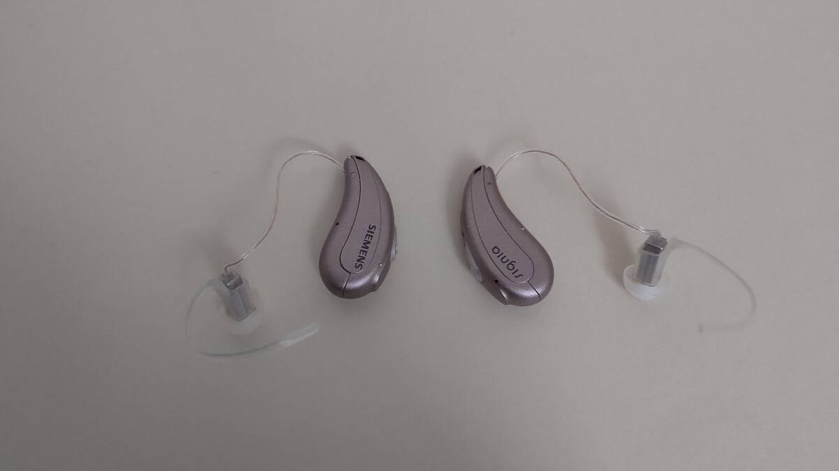 signia* Siemens HA CELLION 2PX/FLLISB(seli on ) rechargeable * ear .. type hearing aid both ear * accessory equipped 