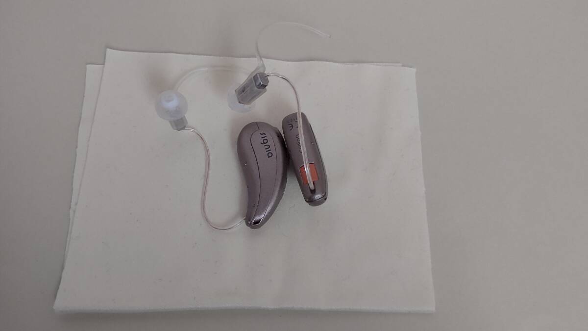 signia* Siemens HA CELLION 2PX/FLLISB(seli on ) rechargeable * ear .. type hearing aid both ear * accessory equipped 