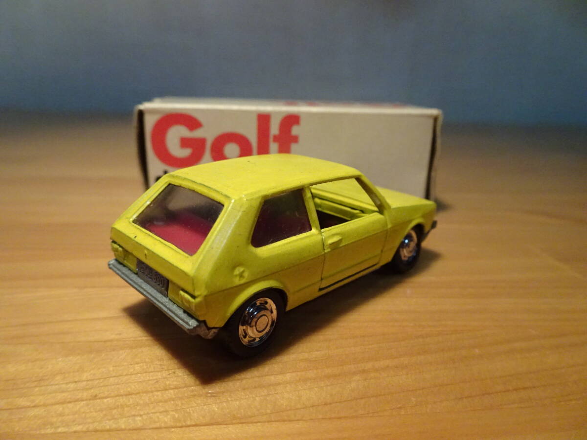 1/66 Schuco VW Golf 