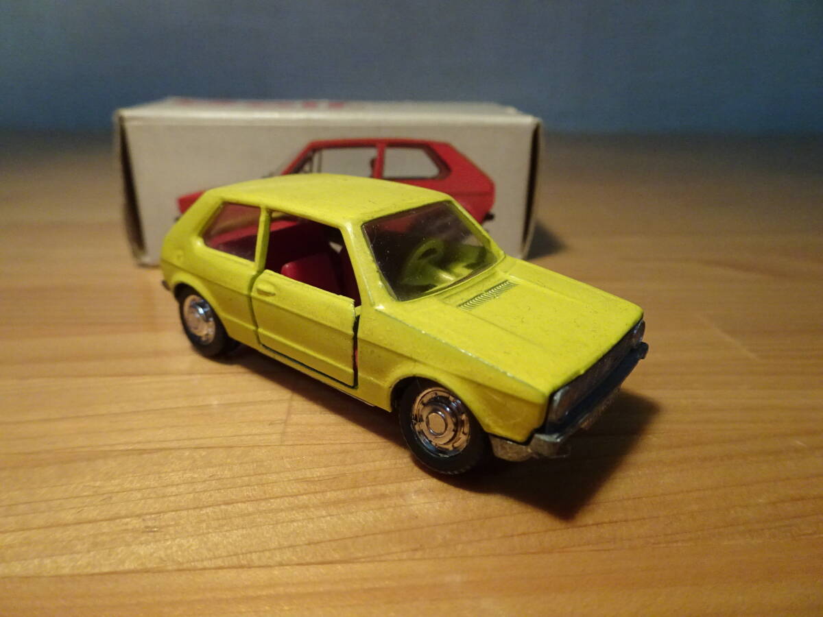 1/66 Schuco VW Golf 