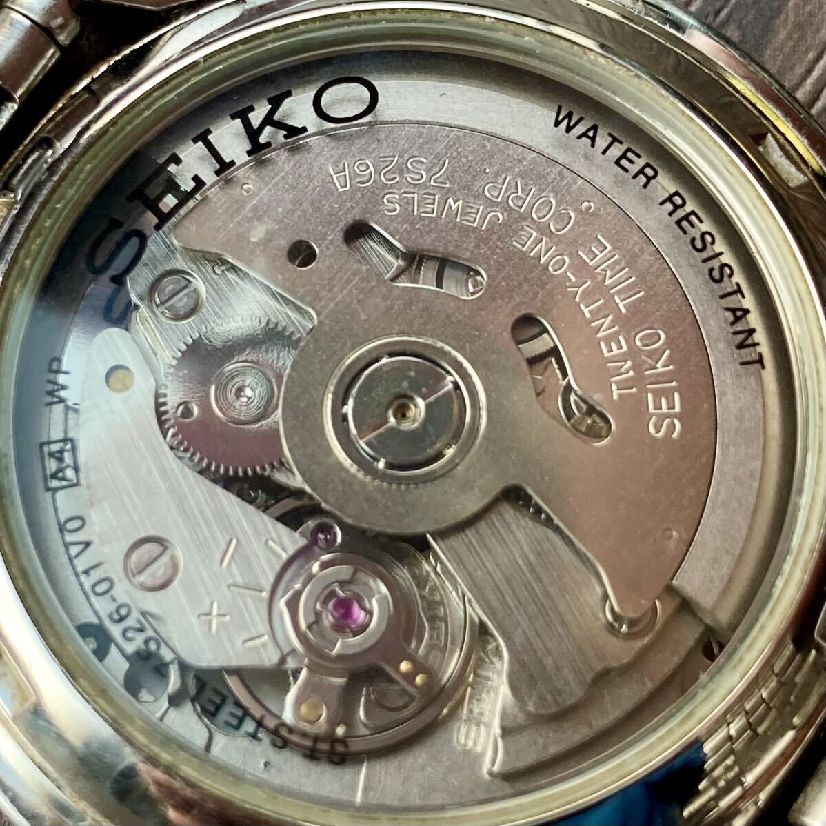 【動作品】セイコー SEIKO 5 腕時計 1996年~ 自動巻き メンズ ケース径37㎜ 男性 ウォッチ デイデイト カレンダー シルバー_画像9