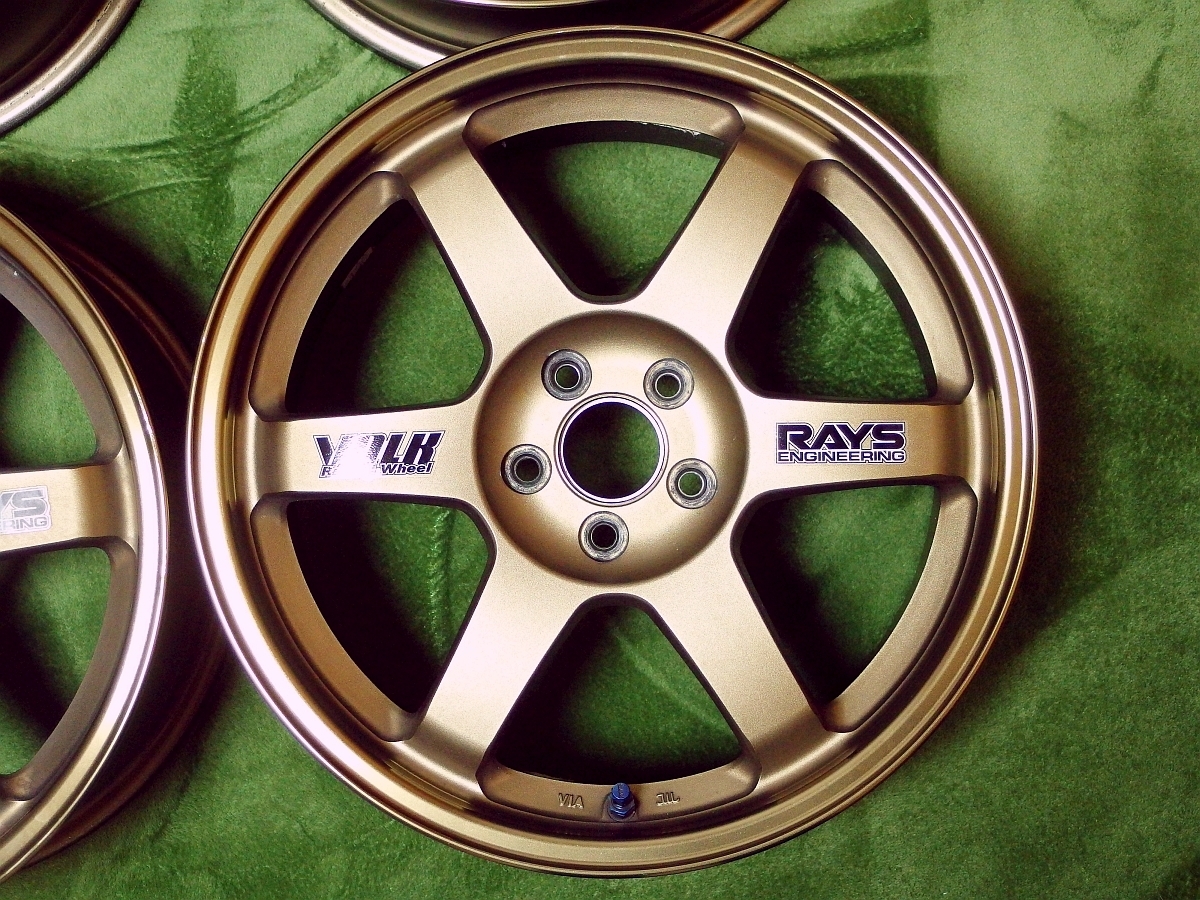 【RAYS / レイズ】 VOLK RACING TE37 17インチ×7.5J PCD100 OF＋48 ブロンズ【スバル・トヨタ等】_①ガリ傷無く、ステッカーも奇麗です