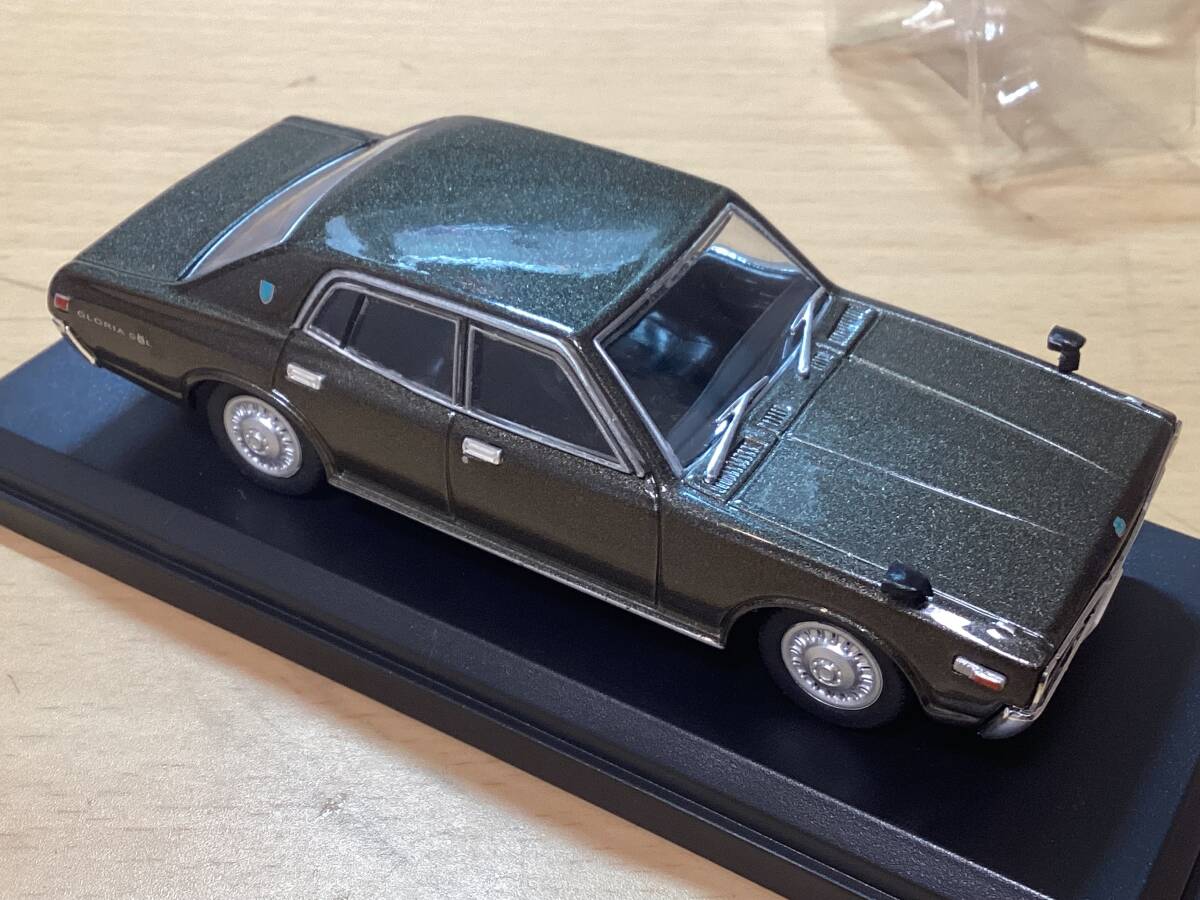 国産名車　コレクション 1/43 日産　グロリア　330 深緑　1975 定形外350円_画像8