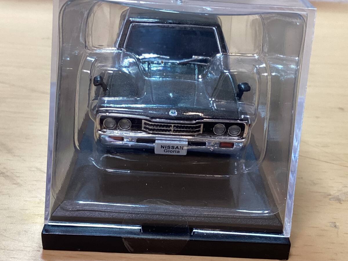 国産名車　コレクション 1/43 日産　グロリア　330 1975 深緑メタ 定形外350円_画像2