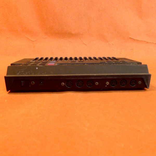 d★049 KAWAI 16channel MIDI Mixer MM-16 動作未確認 サイズ:幅約33cm 高さ約6cm 奥行約20.5cm/80の画像10