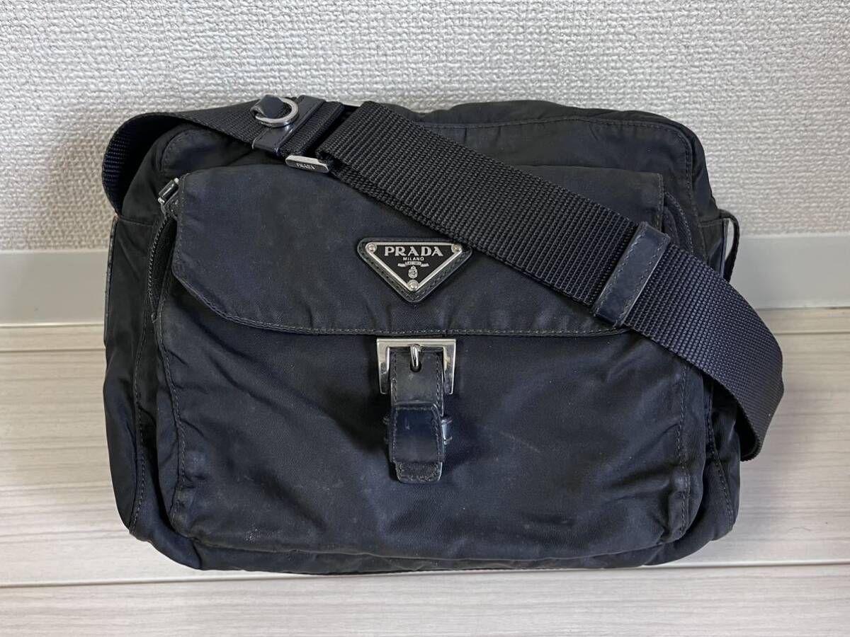 PRADA プラダ ナイロン ショルダーバッグ レディース ブラック 黒 三角プレートシルバー金具 送料無料の画像1