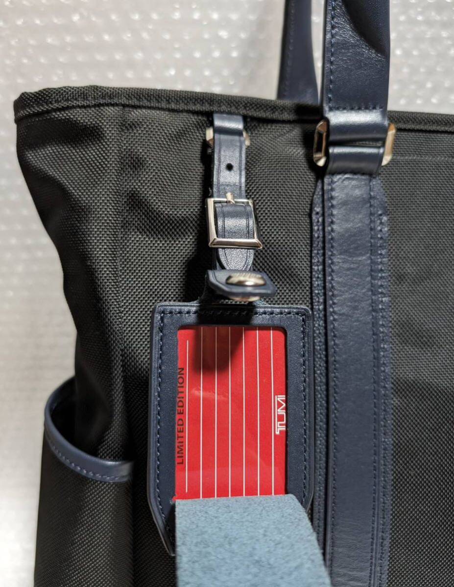 極美品 TUMI トートバッグ バッグJARVIS ジャーヴィス ブラック ネイビー 現行モデル_画像4