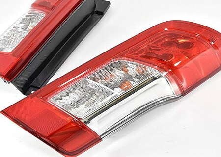 01879 NV350 キャラバン 前期 LED テール ランプ 後期ルック 純正タイプ 左右 セット ファイバー 反射板 ブレー_画像3