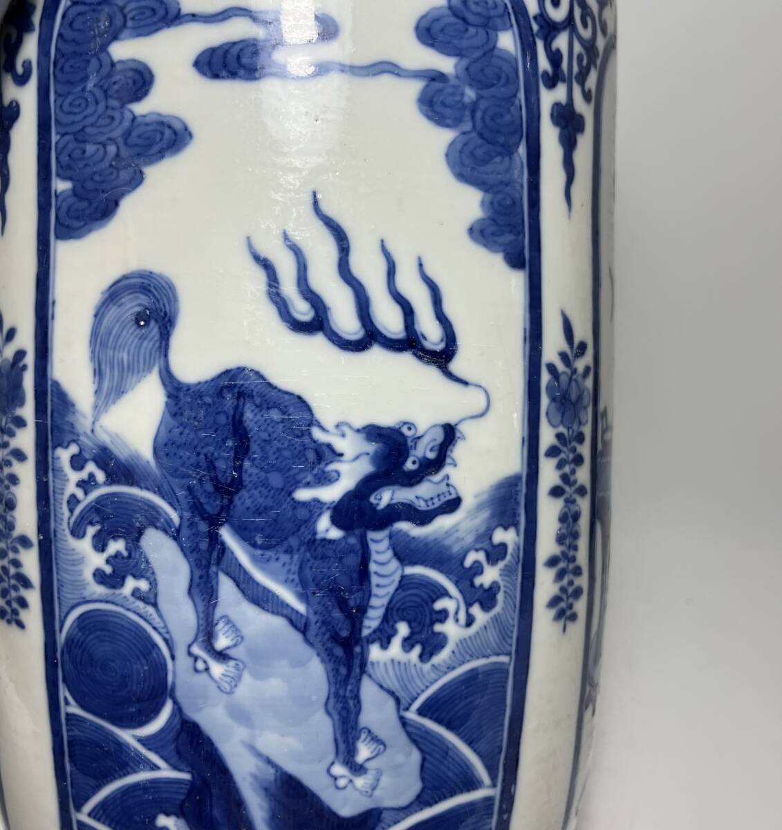 中国美術 大清康熙年製 青花瑞獣八宝紋茶葉罐 蓋罐 の画像9