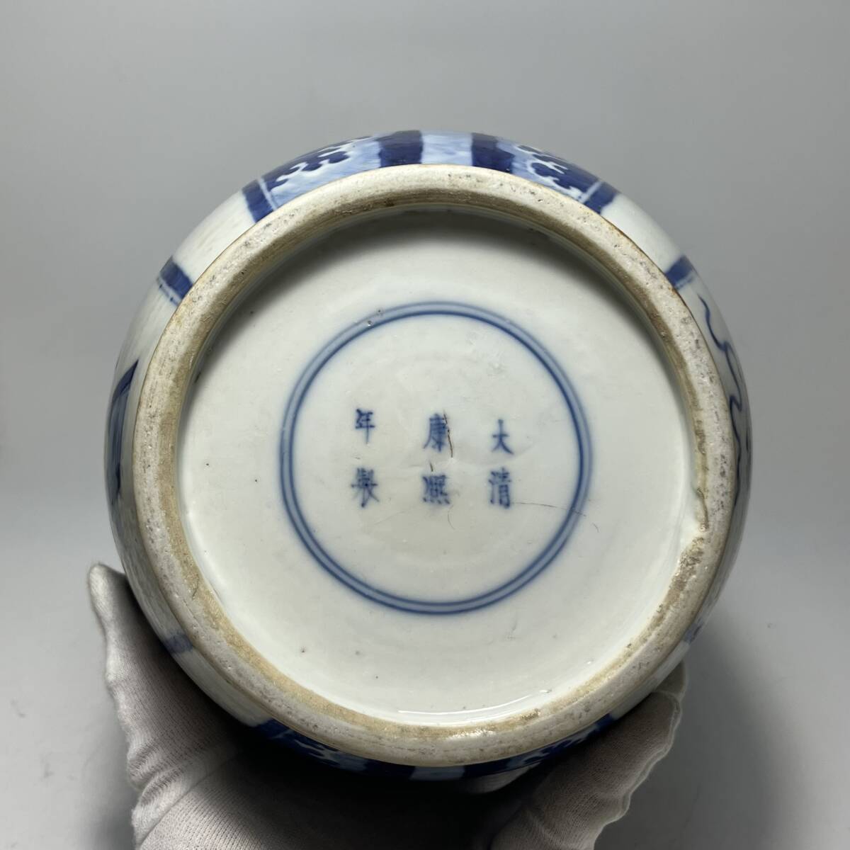 中国美術 大清康熙年製 青花瑞獣八宝紋茶葉罐 蓋罐 の画像10