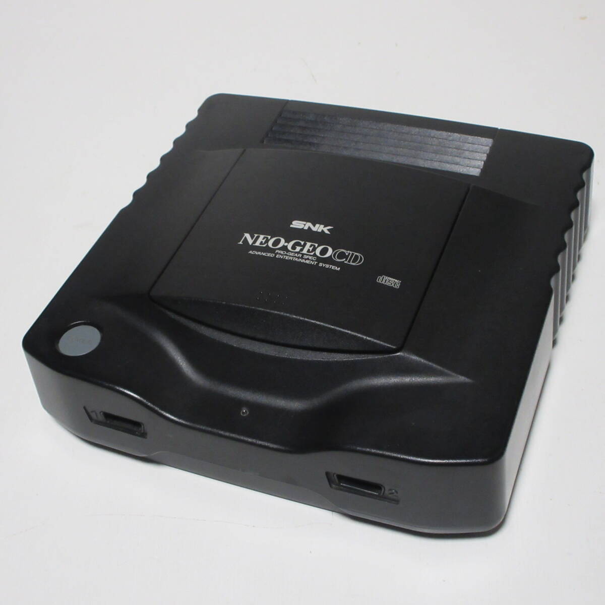 SNK NEO・GEO CD 本体 コントローラー2点 アーケードスティック ACアダプター 各ケーブル ネオジオCD ゲーム機 通電簡易動作確認 現状品の画像2