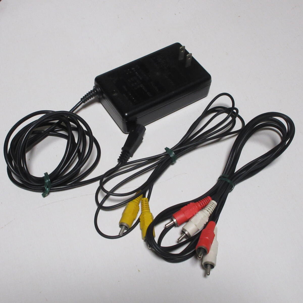 SNK NEO・GEO CD 本体 コントローラー2点 アーケードスティック ACアダプター 各ケーブル ネオジオCD ゲーム機 通電簡易動作確認 現状品の画像8