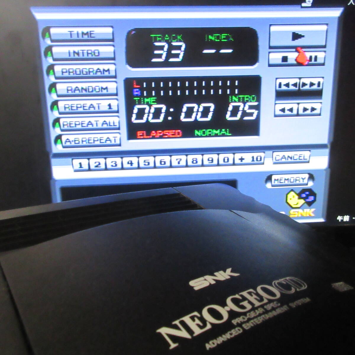 SNK NEO・GEO CD 本体 コントローラー2点 アーケードスティック ACアダプター 各ケーブル ネオジオCD ゲーム機 通電簡易動作確認 現状品の画像10