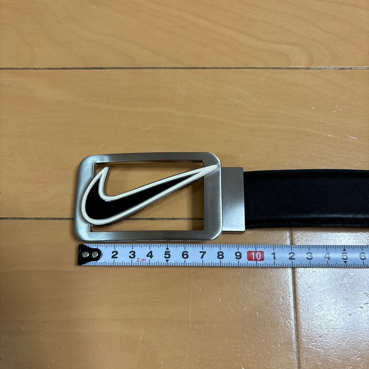 Nike Golf ремень NIKE большой swoshu дизайн пряжка серебряный × черный cut возможность ремень дыра положение максимальный 96cm включая доставку 
