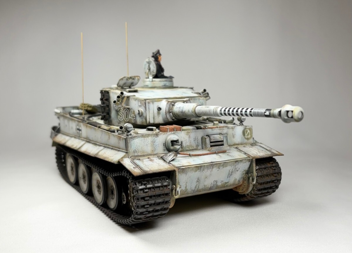 【完成品】タミヤ 1/35 ドイツ 重戦車 タイガー Ⅰ 初期生産型 S04号車 冬季迷彩の画像8
