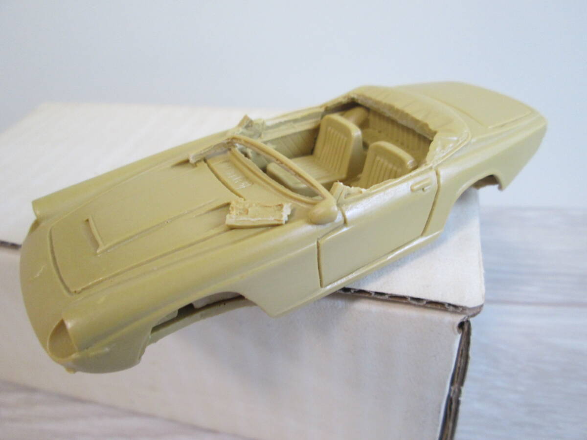 1/43 KIT ジャンク / SPEEDWAY / MASERATI MISTRALE CABRIO GENEVA 1964 / マセラティ ミストラル / Mistral Spyder レジンキット Fruaの画像3