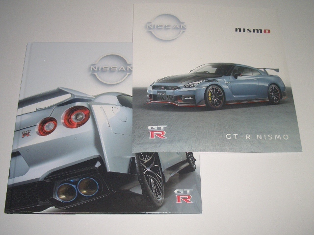 日産 GT-R R 35 2025モデル カタログ ニスモカタ 2点 2024年3月 現在 60ページ ☆美品の画像1