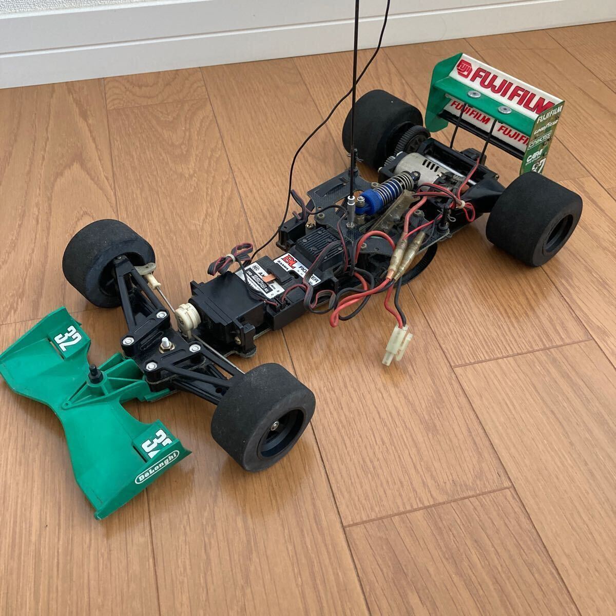 TAMIYA JORDAN F1 полный комплект RC распроданный радиоконтроллер старый машина Junk 7UP Jordan рабочее состояние подтверждено 