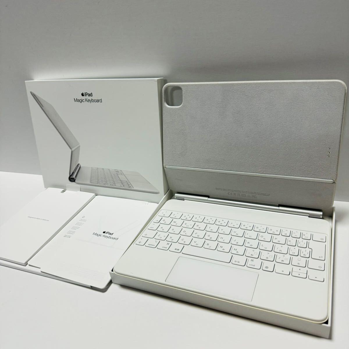 Apple iPad Magic Keyboard White