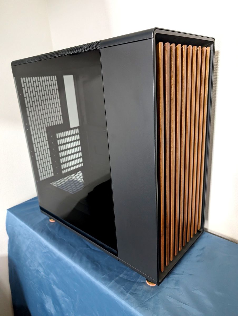 Fractal Design 「North Charcoal Black ガラス」「FD-C-NOR1C
