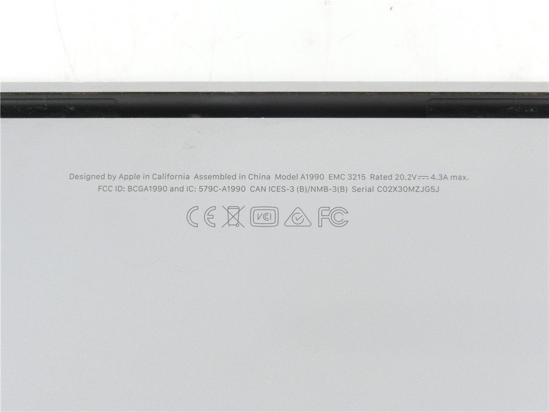 中古 MacBook Pro A1990  ロジックボードや本体止めネジなど欠品  詳細不明 ノートPCパソコン ジャンク品 送料無料の画像8