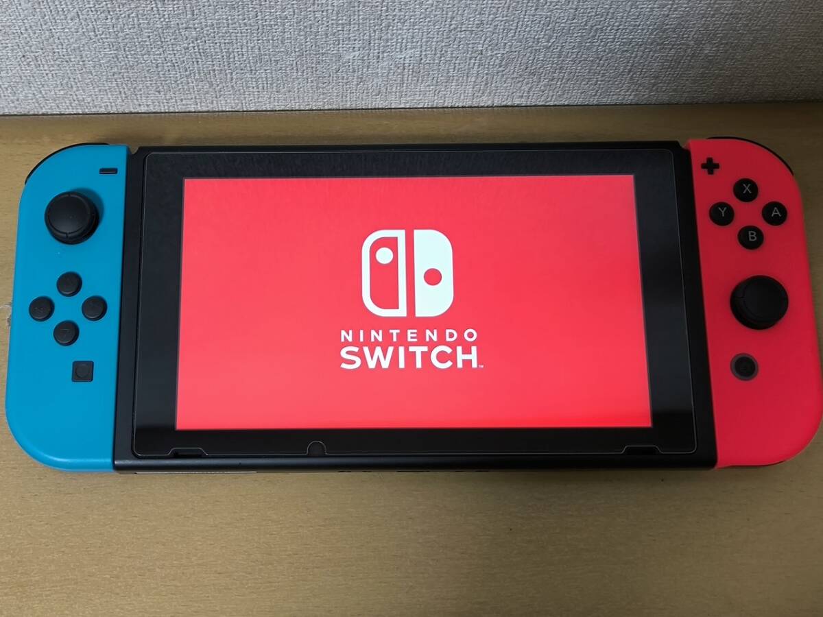 【美品・おまけ付き】Nintendo Switch 本体 (ニンテンドースイッチ) 新型 Joy-Con(L)/(R) ネオンブルー・ネオンレッド _画像2