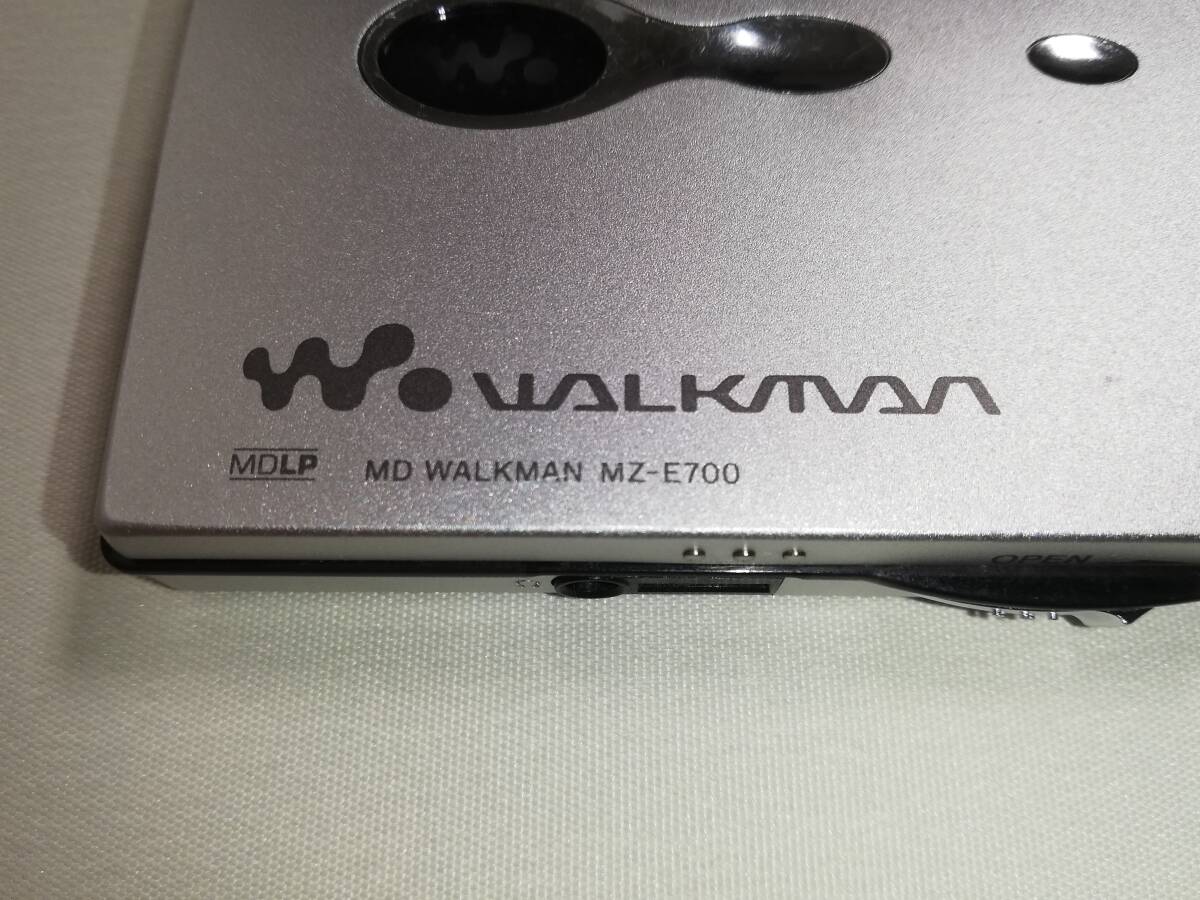 【再生OK】SONY WALKMAN ソニー MD ウォークマン MDプレーヤー MZ-E700の画像6