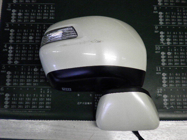 N-BOX JF1 右 ドアミラー NH624P 9P_画像1